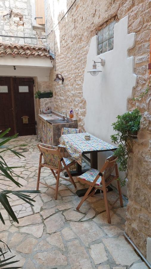 Studio With Garden In Rovinj Luaran gambar