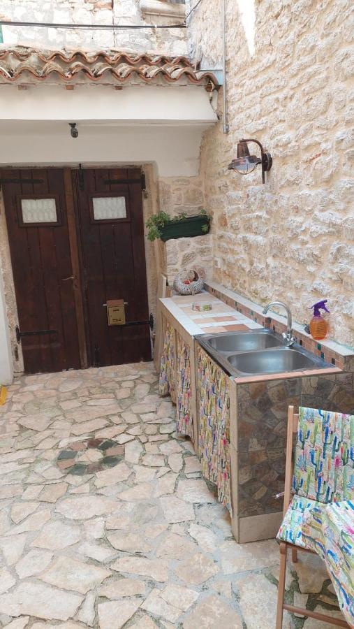 Studio With Garden In Rovinj Luaran gambar