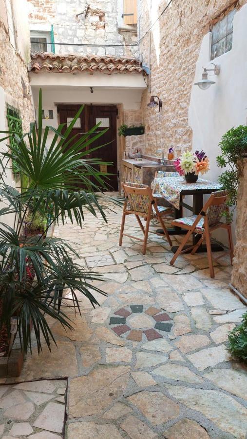 Studio With Garden In Rovinj Luaran gambar